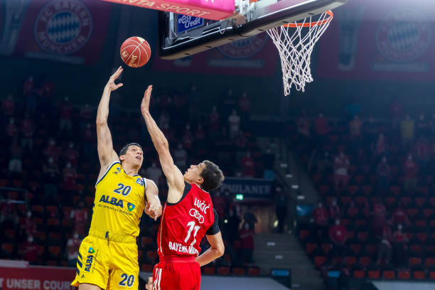 足球搭建了 足球搭建了