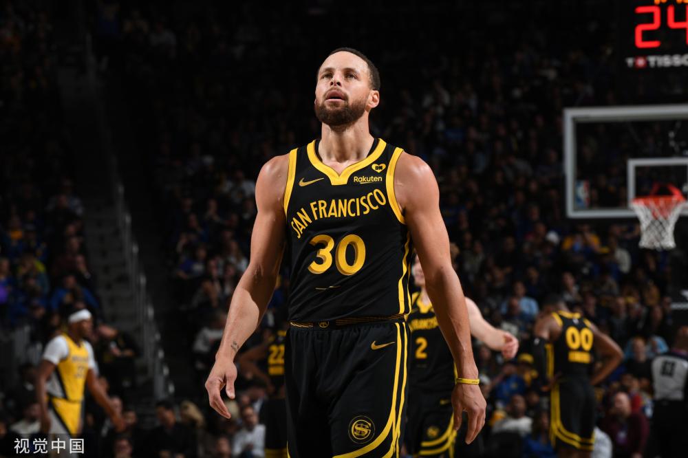 赛场上冉冉 赛场上冉冉